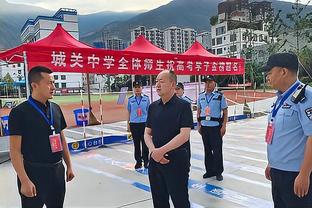 格瓦迪奥尔本场数据：8次抢断，13次对抗12次成功，评分曼城最高